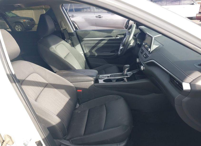 Photo 5 of 2021 Nissan Altima SV FWD (VIN 1N4BL4DV3MN304144)