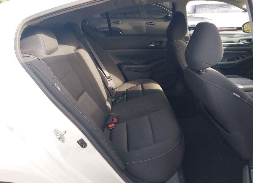 Photo 8 of 2021 Nissan Altima SV FWD (VIN 1N4BL4DV3MN304144)