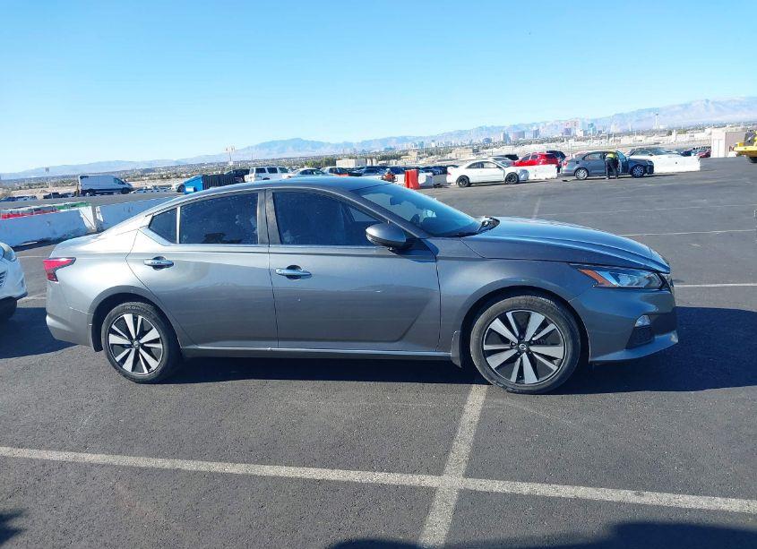 Photo 13 of 2021 Nissan Altima SV FWD (VIN 1N4BL4DV3MN304547)