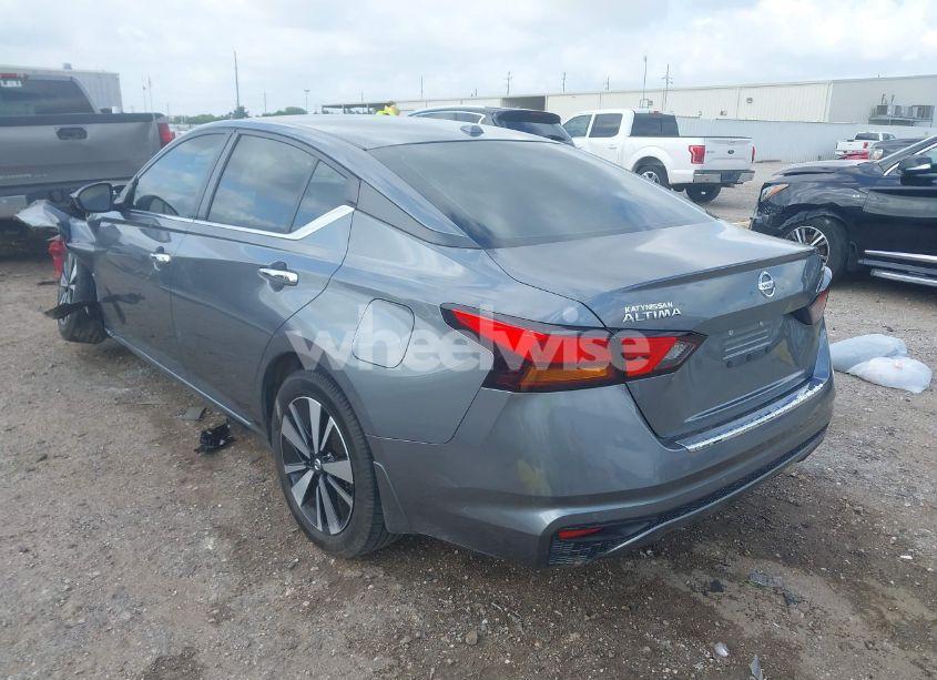 Photo 3 of 2021 Nissan Altima SV FWD (VIN 1N4BL4DV3MN304659)