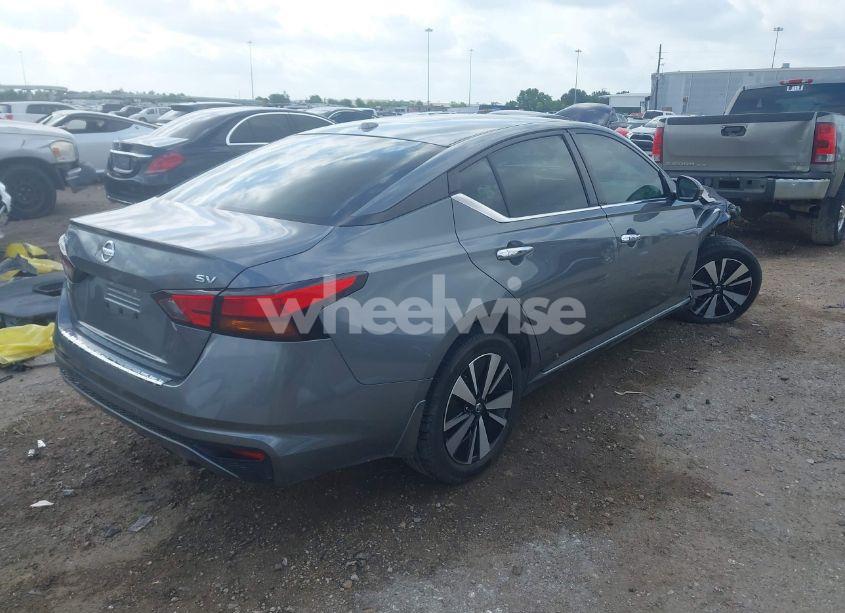 Photo 4 of 2021 Nissan Altima SV FWD (VIN 1N4BL4DV3MN304659)