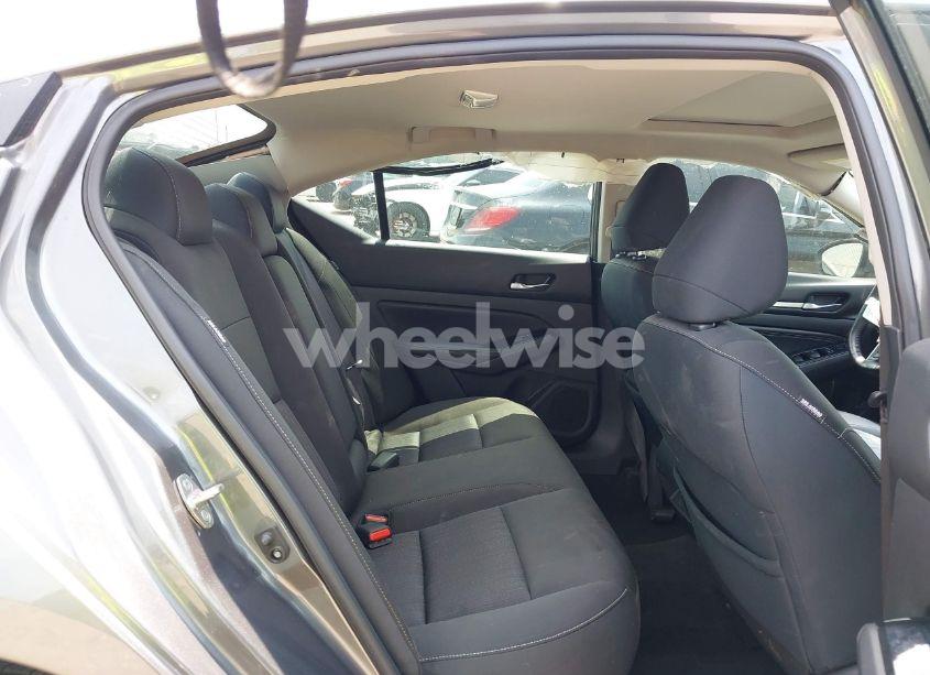 Photo 8 of 2021 Nissan Altima SV FWD (VIN 1N4BL4DV3MN304659)