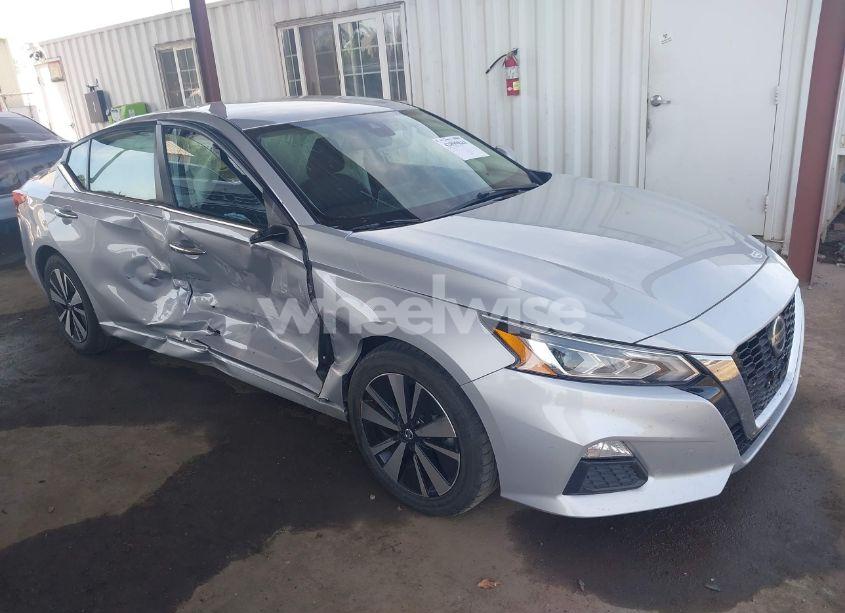 2021 Nissan Altima SV FWD (VIN 1N4BL4DV3MN334941) main photo