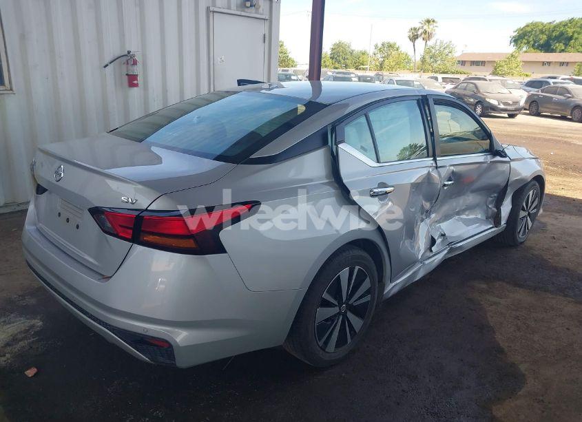 Photo 4 of 2021 Nissan Altima SV FWD (VIN 1N4BL4DV3MN334941)