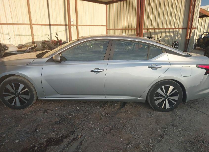 Photo 14 of 2021 Nissan Altima SV FWD (VIN 1N4BL4DV3MN342022)