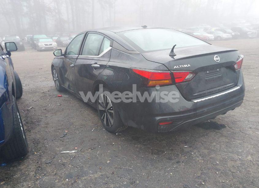 Photo 3 of 2021 Nissan Altima SV FWD (VIN 1N4BL4DV3MN342151)