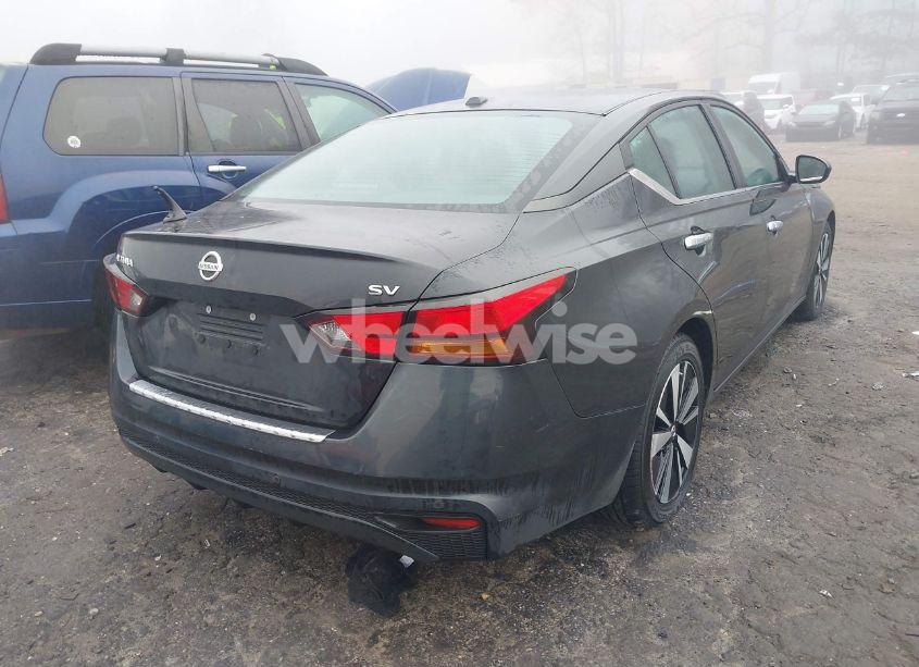 Photo 4 of 2021 Nissan Altima SV FWD (VIN 1N4BL4DV3MN342151)