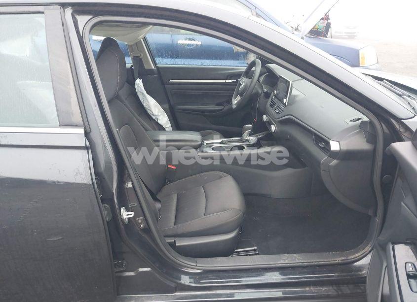 Photo 5 of 2021 Nissan Altima SV FWD (VIN 1N4BL4DV3MN342151)