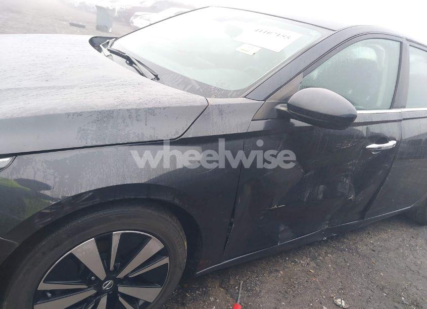 Photo 6 of 2021 Nissan Altima SV FWD (VIN 1N4BL4DV3MN342151)