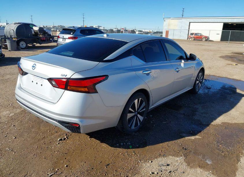 Photo 4 of 2021 Nissan Altima SV FWD (VIN 1N4BL4DV3MN342246)