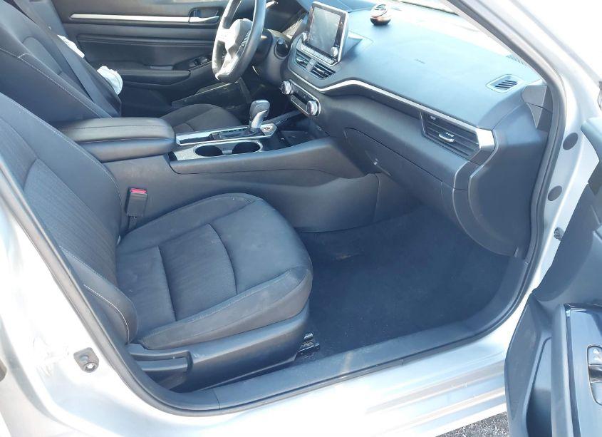 Photo 5 of 2021 Nissan Altima SV FWD (VIN 1N4BL4DV3MN342246)