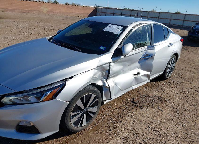 Photo 6 of 2021 Nissan Altima SV FWD (VIN 1N4BL4DV3MN342246)