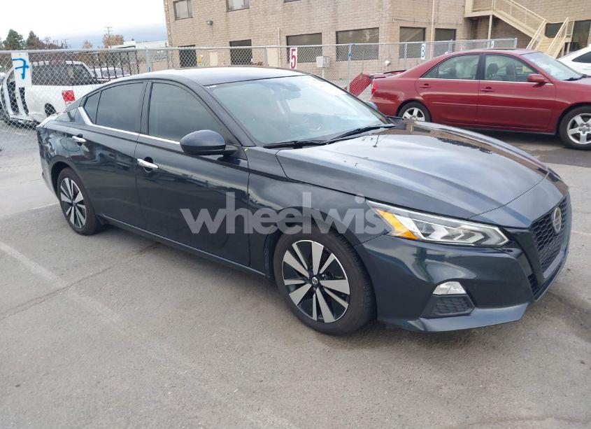 2021 Nissan Altima SV FWD (VIN 1N4BL4DV3MN365414) main photo