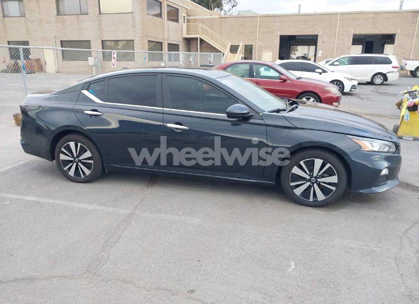 Photo 13 of 2021 Nissan Altima SV FWD (VIN 1N4BL4DV3MN365414)