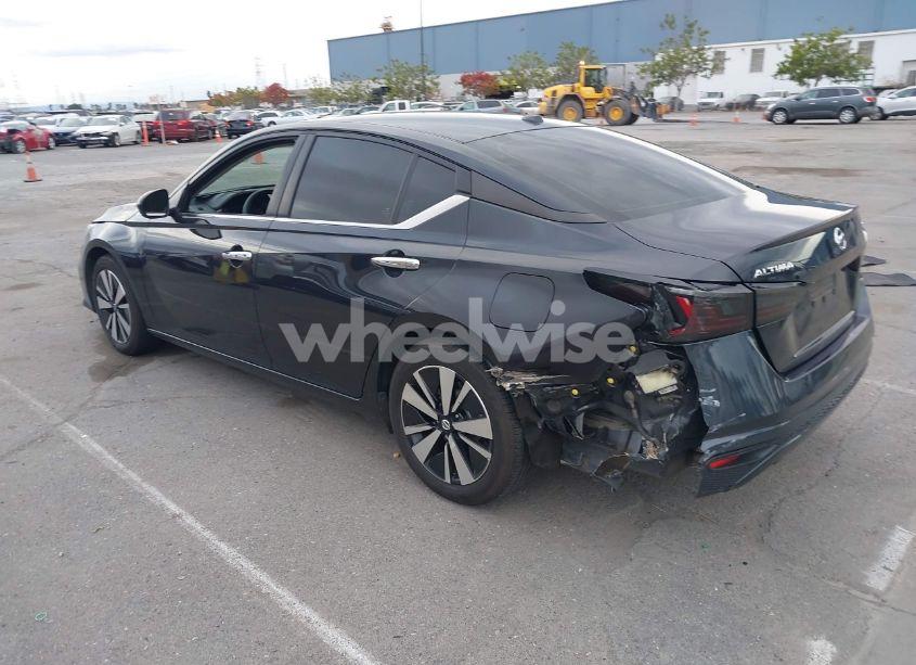 Photo 3 of 2021 Nissan Altima SV FWD (VIN 1N4BL4DV3MN365414)