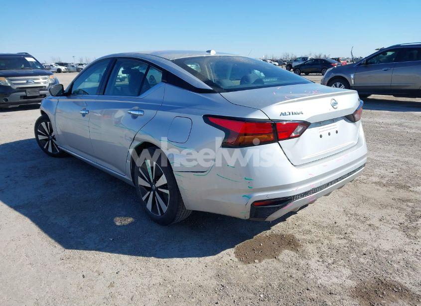 Photo 3 of 2021 Nissan Altima SV FWD (VIN 1N4BL4DV3MN368989)