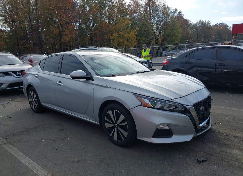 2021 Nissan Altima SV FWD (VIN 1N4BL4DV3MN408603) main photo