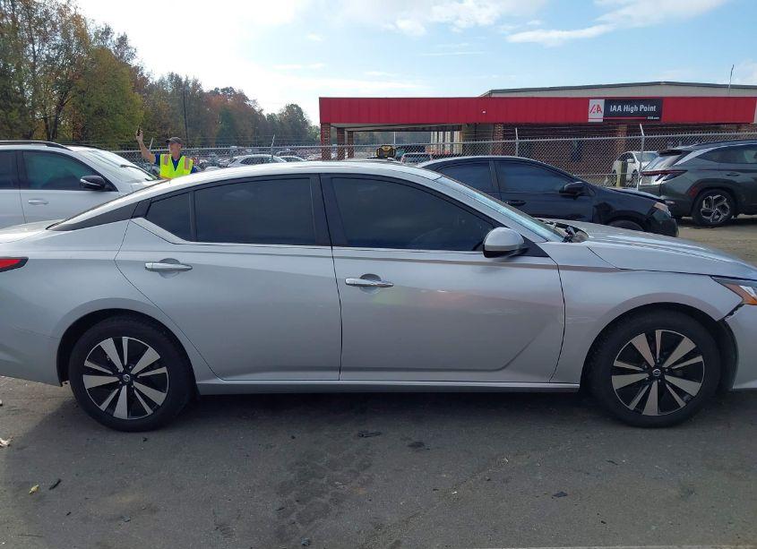 Photo 13 of 2021 Nissan Altima SV FWD (VIN 1N4BL4DV3MN408603)