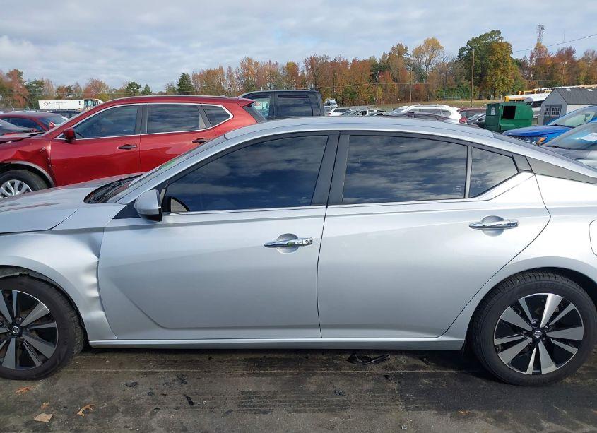 Photo 14 of 2021 Nissan Altima SV FWD (VIN 1N4BL4DV3MN408603)