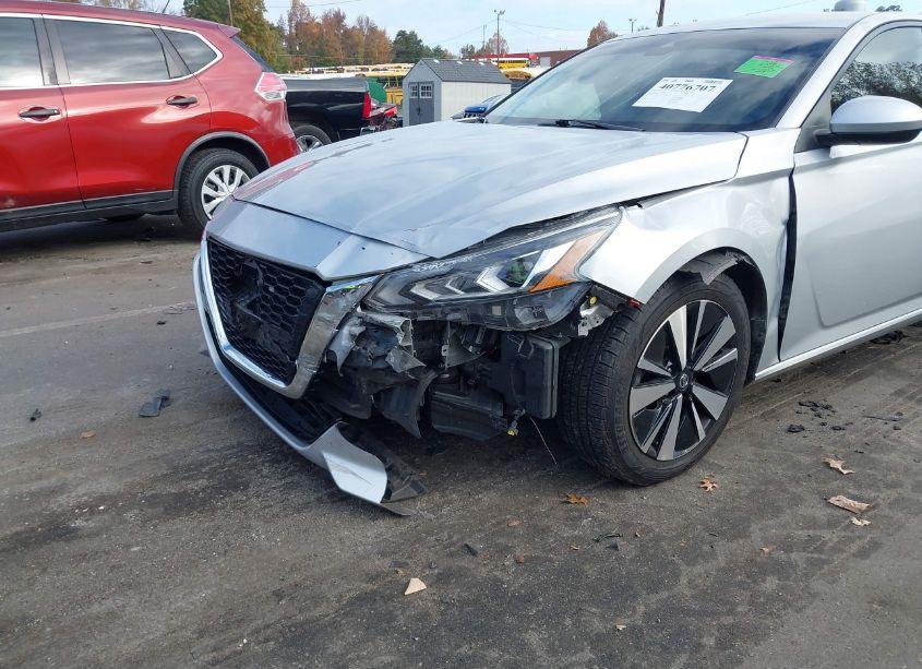 Photo 6 of 2021 Nissan Altima SV FWD (VIN 1N4BL4DV3MN408603)