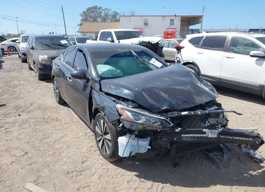 2022 Nissan Altima SV FWD (VIN 1N4BL4DV3NN300080) main photo