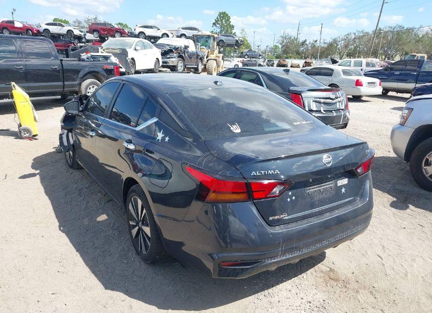 Photo 3 of 2022 Nissan Altima SV FWD (VIN 1N4BL4DV3NN300080)