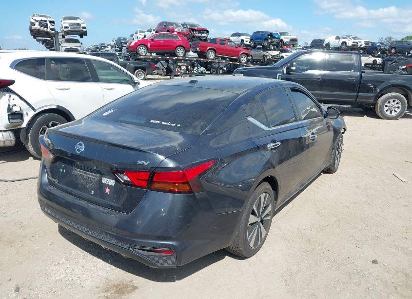 Photo 4 of 2022 Nissan Altima SV FWD (VIN 1N4BL4DV3NN300080)