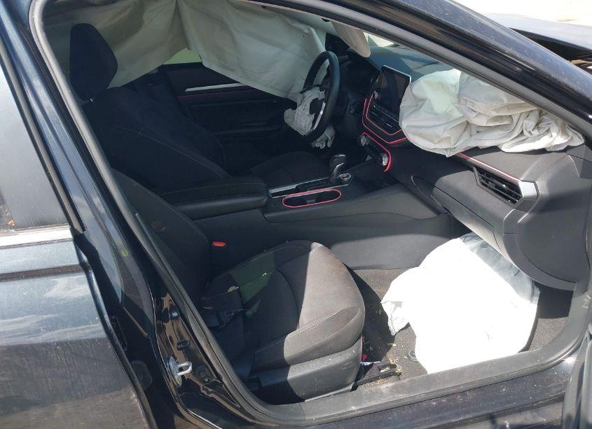 Photo 5 of 2022 Nissan Altima SV FWD (VIN 1N4BL4DV3NN300080)