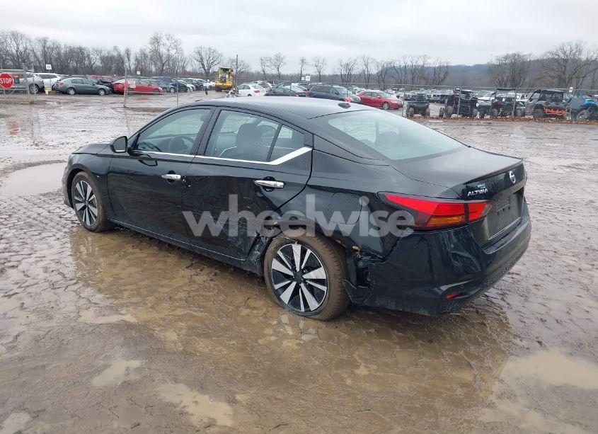 Photo 3 of 2022 Nissan Altima SV FWD (VIN 1N4BL4DV3NN317378)