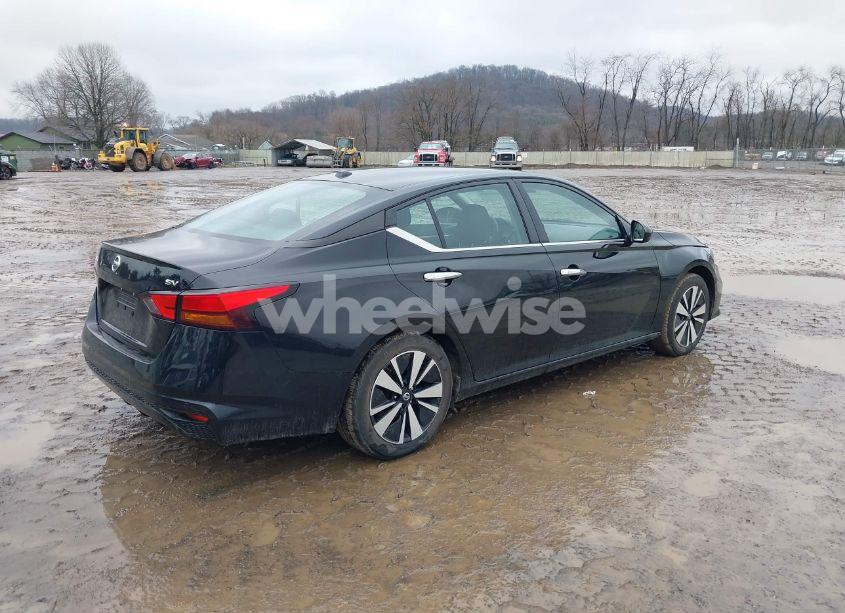 Photo 4 of 2022 Nissan Altima SV FWD (VIN 1N4BL4DV3NN317378)