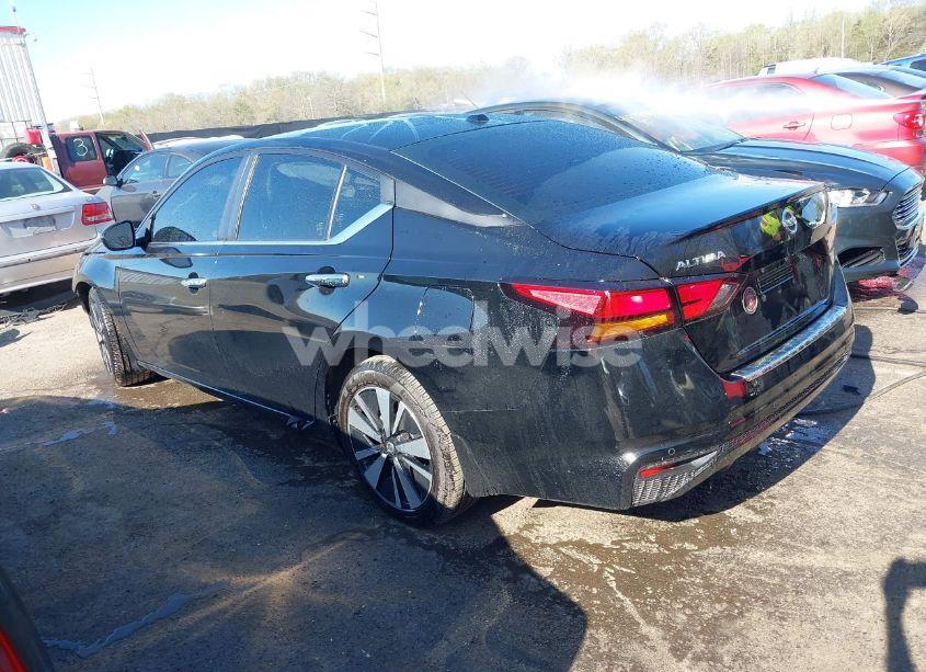 Photo 3 of 2022 Nissan Altima SV FWD (VIN 1N4BL4DV3NN321477)