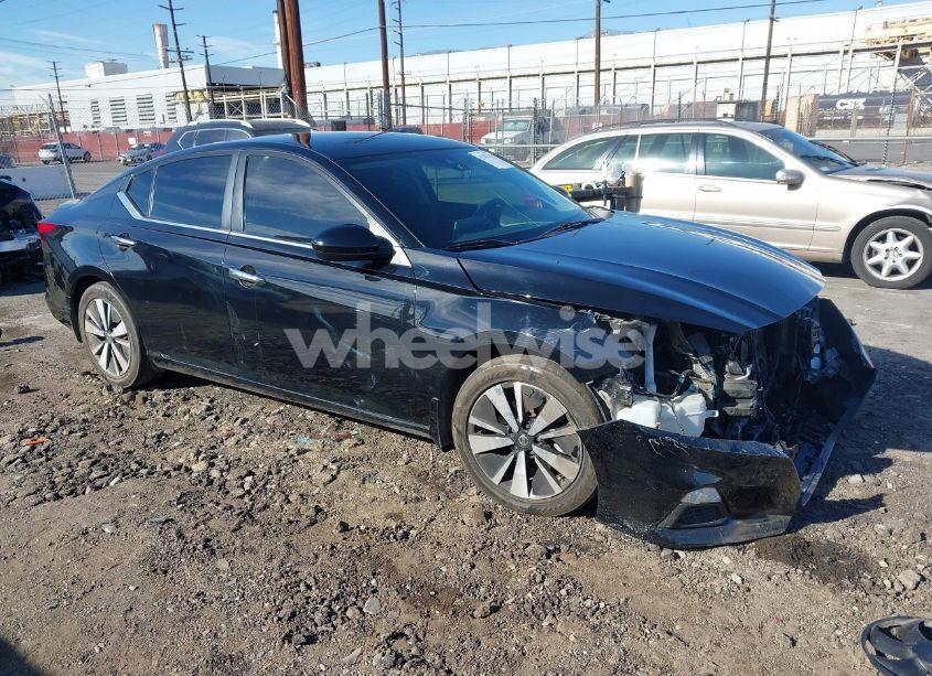 2022 Nissan Altima SV FWD (VIN 1N4BL4DV3NN323102) main photo