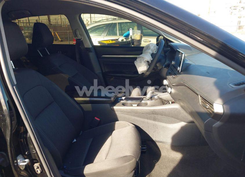 Photo 5 of 2022 Nissan Altima SV FWD (VIN 1N4BL4DV3NN323102)