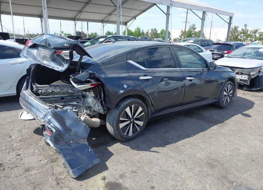 Photo 4 of 2022 Nissan Altima SV FWD (VIN 1N4BL4DV3NN378259)