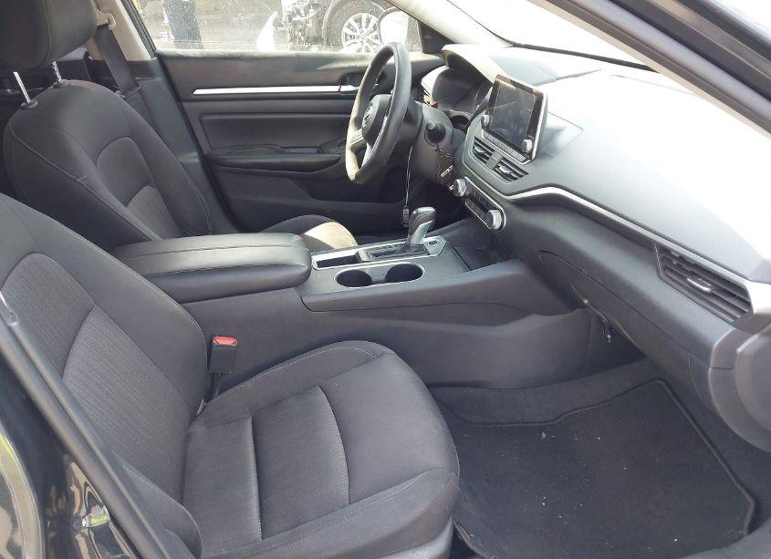 Photo 5 of 2022 Nissan Altima SV FWD (VIN 1N4BL4DV3NN378259)