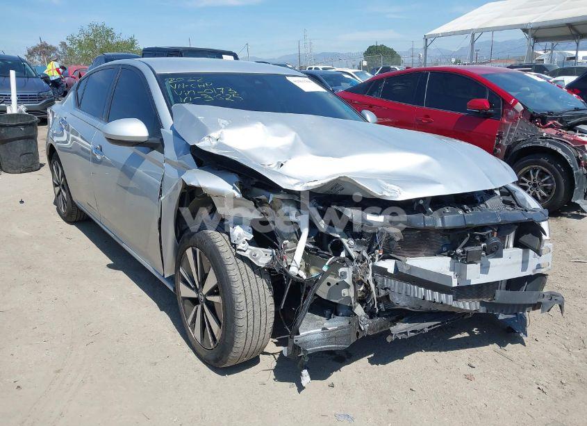 2022 Nissan Altima SV FWD (VIN 1N4BL4DV3NN380173) main photo