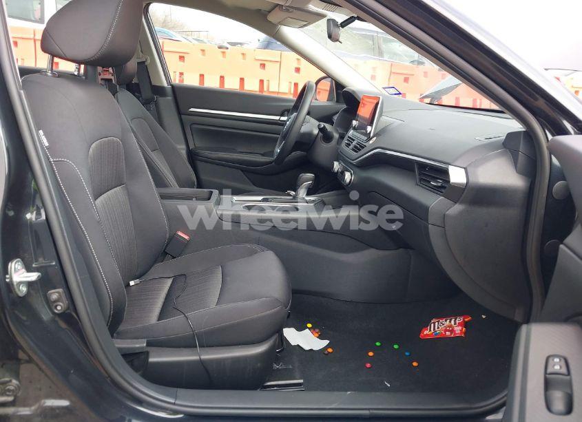 Photo 5 of 2022 Nissan Altima SV FWD (VIN 1N4BL4DV3NN388273)