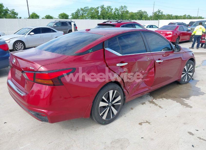 Photo 4 of 2022 Nissan Altima SV FWD (VIN 1N4BL4DV3NN409915)