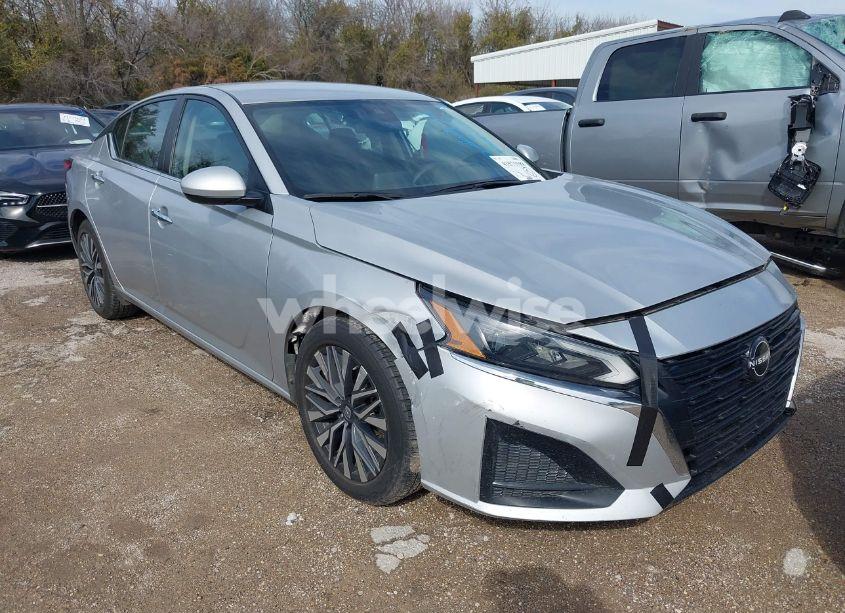 2023 Nissan Altima SV FWD (VIN 1N4BL4DV3PN305640) main photo