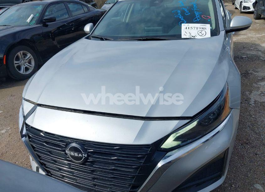 Photo 12 of 2023 Nissan Altima SV FWD (VIN 1N4BL4DV3PN305640)