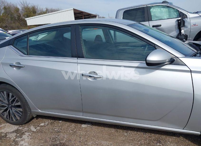 Photo 13 of 2023 Nissan Altima SV FWD (VIN 1N4BL4DV3PN305640)