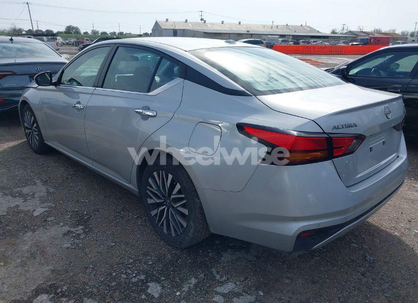 Photo 3 of 2023 Nissan Altima SV FWD (VIN 1N4BL4DV3PN305640)