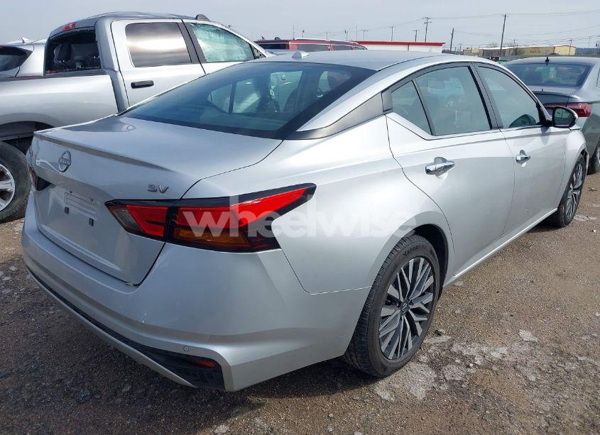 Photo 4 of 2023 Nissan Altima SV FWD (VIN 1N4BL4DV3PN305640)