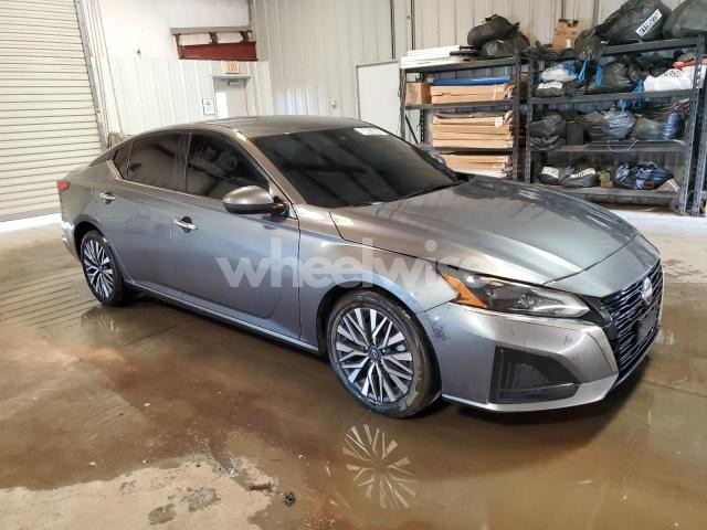 Photo 2 of 2023 NISSAN ALTIMA SV N/A (VIN 1N4BL4DV3PN323751)