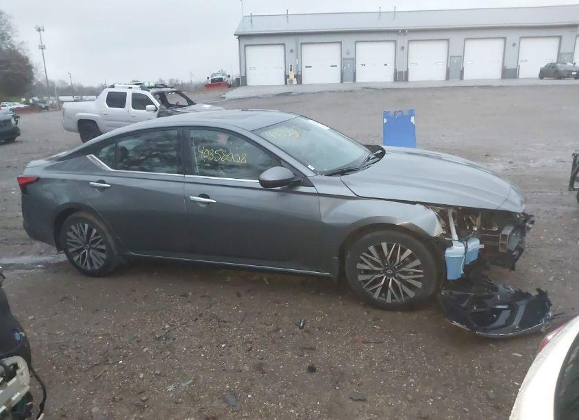 Photo 13 of 2023 Nissan Altima SV FWD (VIN 1N4BL4DV3PN338993)