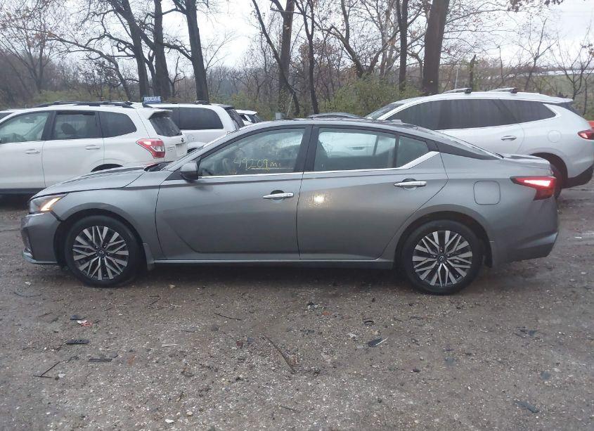 Photo 14 of 2023 Nissan Altima SV FWD (VIN 1N4BL4DV3PN338993)