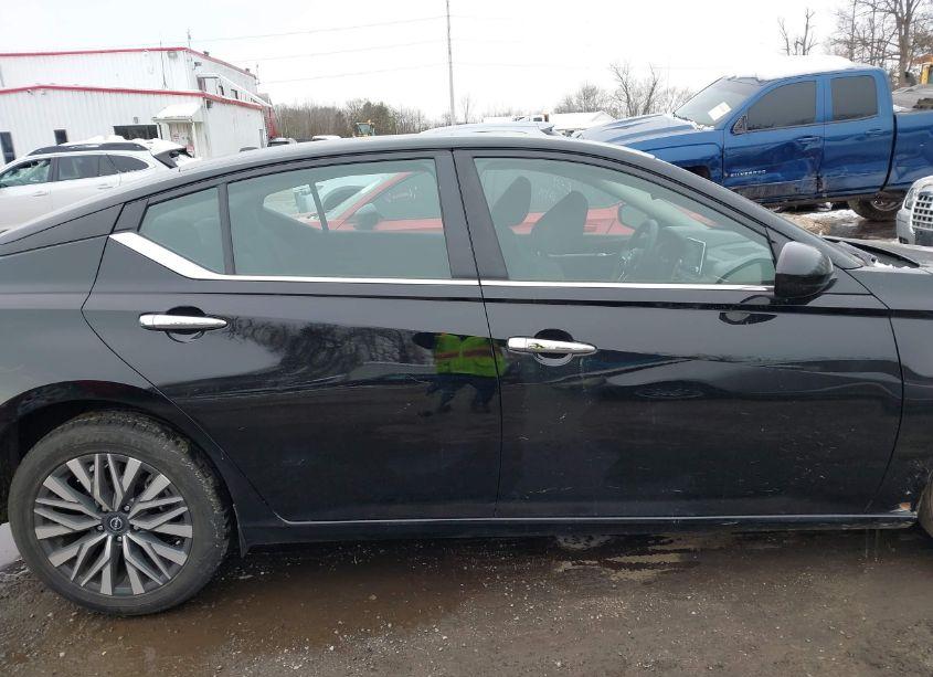 Photo 13 of 2023 Nissan Altima SV FWD (VIN 1N4BL4DV3PN340629)