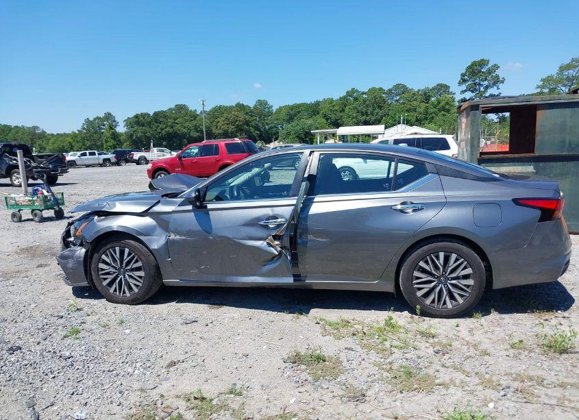 Photo 14 of 2023 Nissan Altima SV FWD (VIN 1N4BL4DV3PN341683)