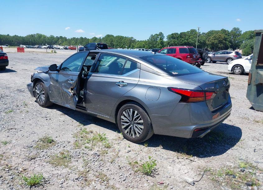 Photo 3 of 2023 Nissan Altima SV FWD (VIN 1N4BL4DV3PN341683)