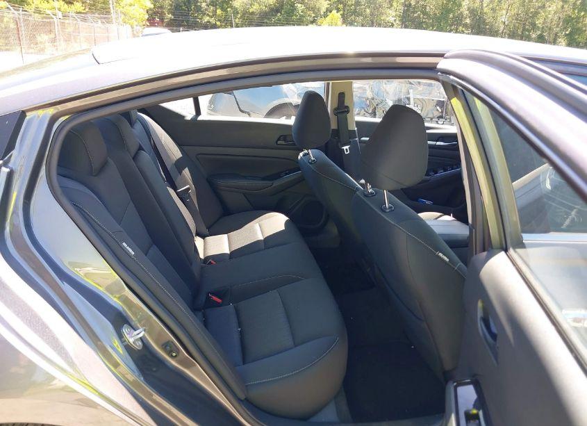 Photo 8 of 2023 Nissan Altima SV FWD (VIN 1N4BL4DV3PN341683)